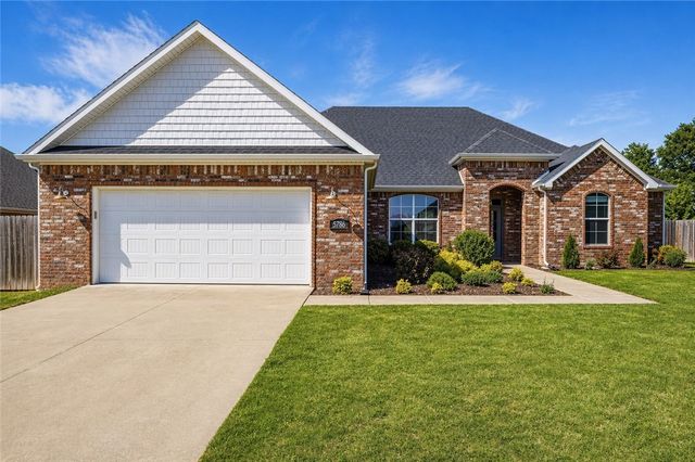 5786 Cane Hill Drive, Fayetteville, AR 72704