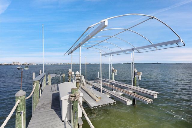 202 FAIRMONT STREET, Clearwater, FL 33755