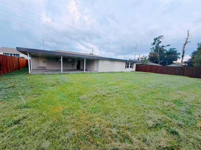 4025 Louisiana Ave, Lake Charles, LA 70607