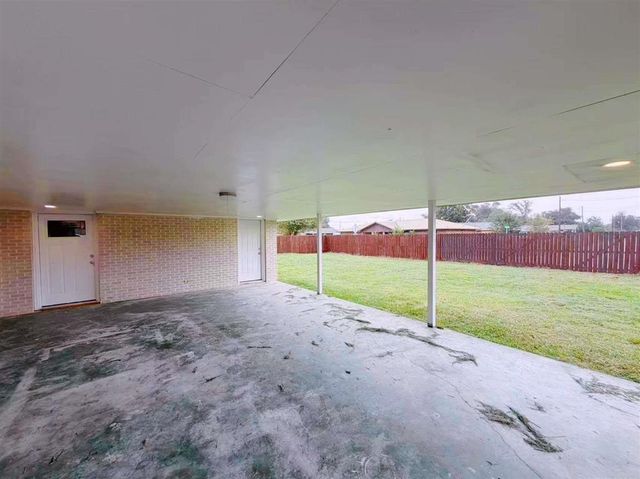 4025 Louisiana Ave, Lake Charles, LA 70607