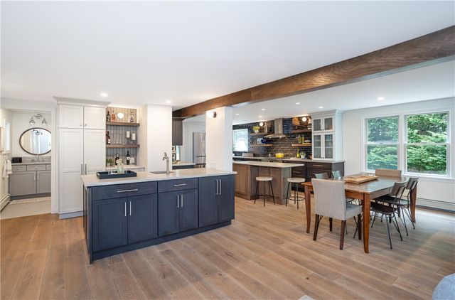 30 Standish Road, Jamestown, RI 02835