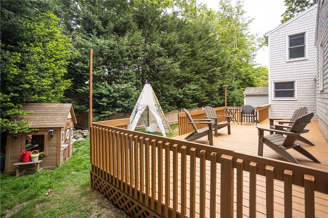 30 Standish Road, Jamestown, RI 02835