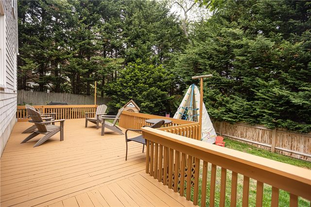 30 Standish Road, Jamestown, RI 02835
