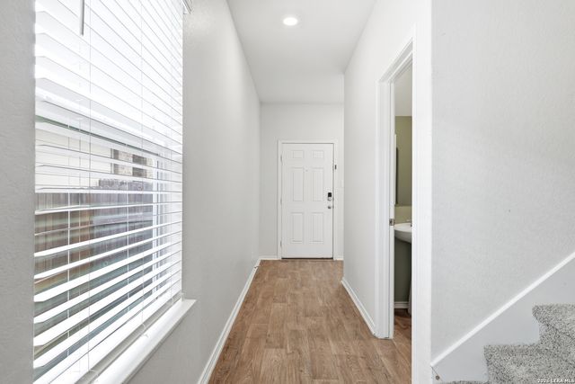 6559 Embankment Road, San Antonio, TX 78252