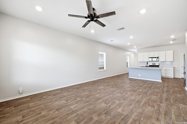 6559 Embankment Road, San Antonio, TX 78252