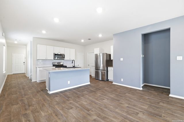 6559 Embankment Road, San Antonio, TX 78252
