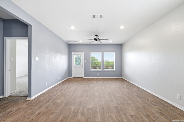 6559 Embankment Road, San Antonio, TX 78252