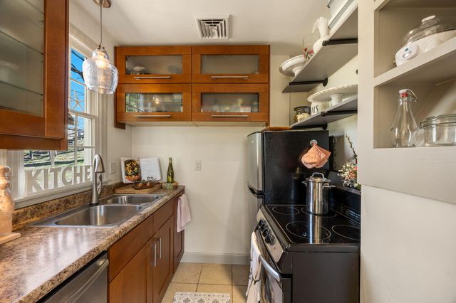 328 Boxberry Hill Road UNIT 328, Teaticket, MA 02536