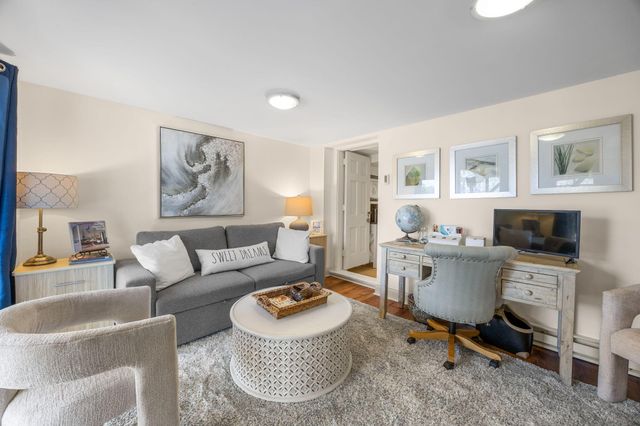 328 Boxberry Hill Road UNIT 328, Teaticket, MA 02536