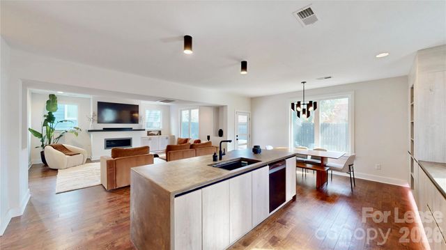 1220 Lomax Avenue, Charlotte, NC 28211