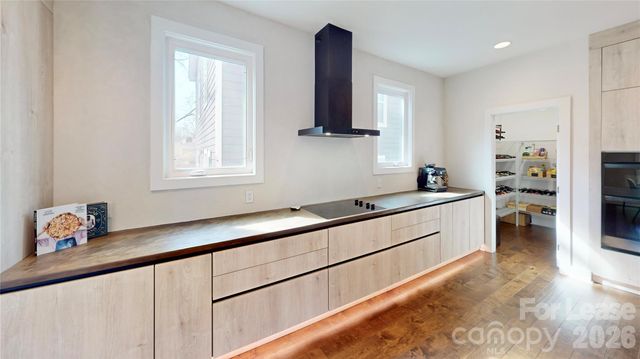 1220 Lomax Avenue, Charlotte, NC 28211