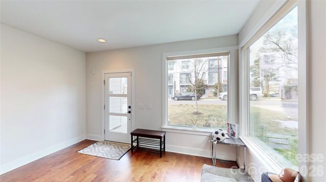 1220 Lomax Avenue, Charlotte, NC 28211