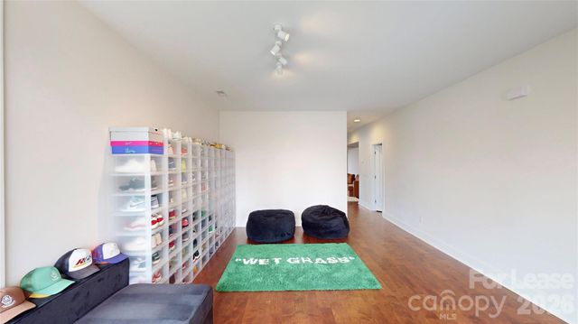 1220 Lomax Avenue, Charlotte, NC 28211