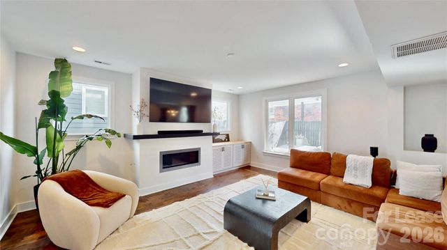 1220 Lomax Avenue, Charlotte, NC 28211