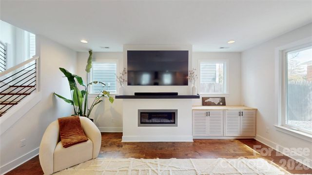 1220 Lomax Avenue, Charlotte, NC 28211
