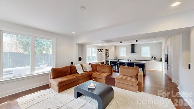 1220 Lomax Avenue, Charlotte, NC 28211