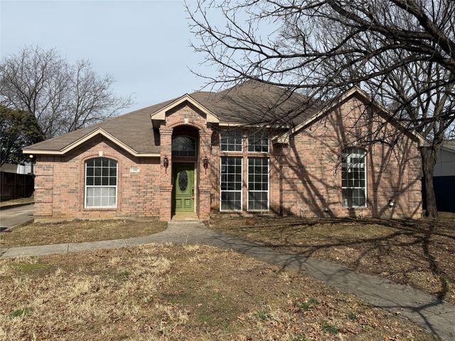 600 W Nash Street, Grapevine, TX 76051