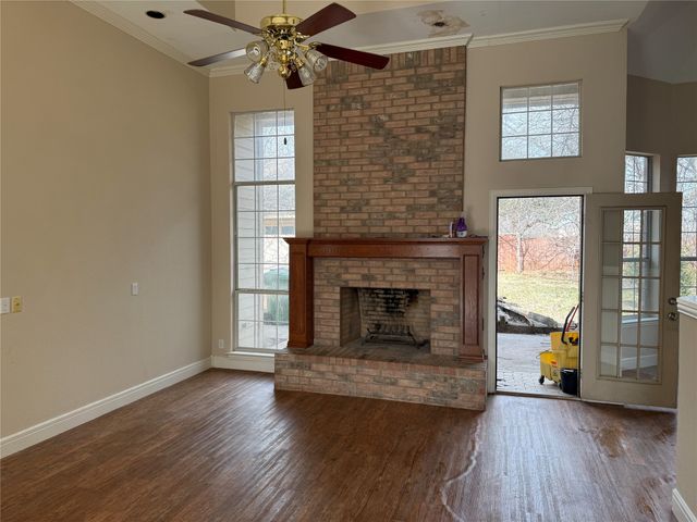 600 W Nash Street, Grapevine, TX 76051