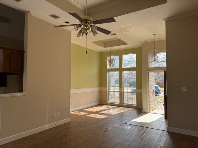 600 W Nash Street, Grapevine, TX 76051