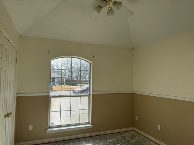 600 W Nash Street, Grapevine, TX 76051