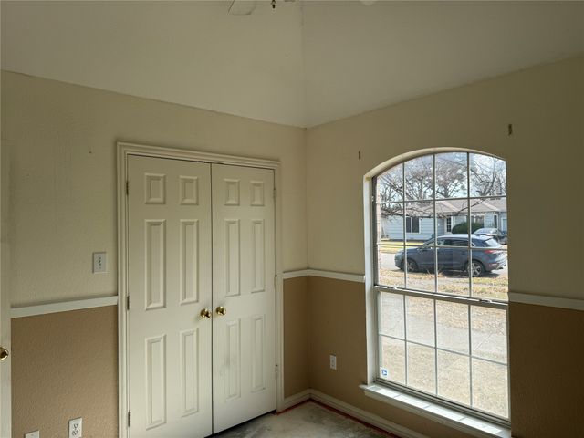 600 W Nash Street, Grapevine, TX 76051