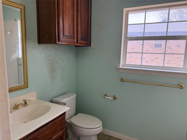 600 W Nash Street, Grapevine, TX 76051