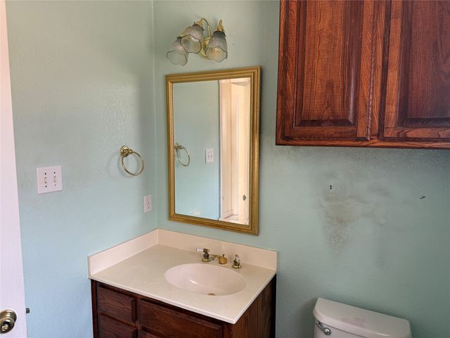 600 W Nash Street, Grapevine, TX 76051