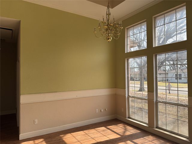 600 W Nash Street, Grapevine, TX 76051