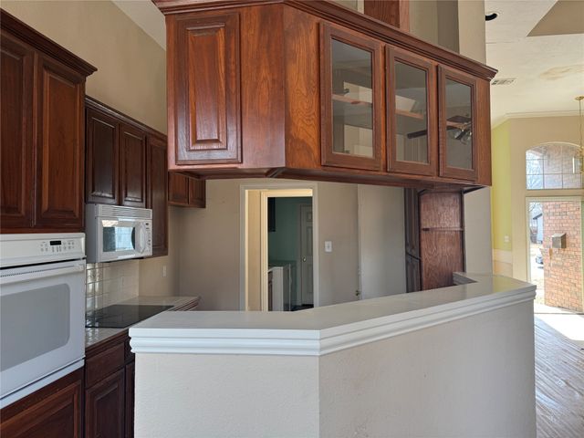 600 W Nash Street, Grapevine, TX 76051