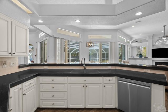 1071 Kelton Blvd, Gulf Breeze, FL 32563