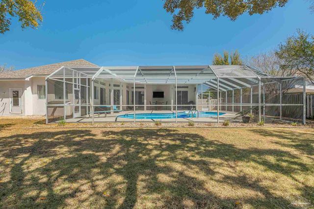 1071 Kelton Blvd, Gulf Breeze, FL 32563