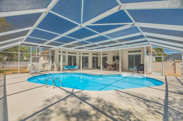 1071 Kelton Blvd, Gulf Breeze, FL 32563