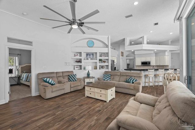 1071 Kelton Blvd, Gulf Breeze, FL 32563