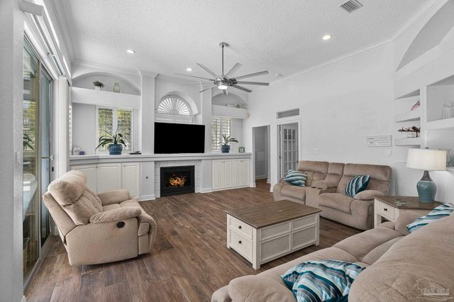 1071 Kelton Blvd, Gulf Breeze, FL 32563