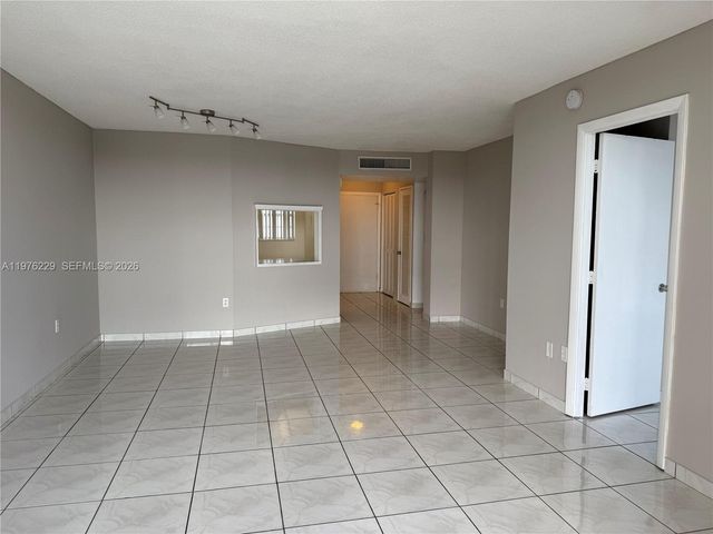 1780 NE 191st St 806-2, Miami, FL 33179