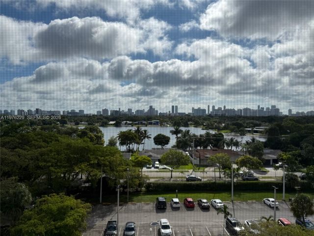 1780 NE 191st St 806-2, Miami, FL 33179