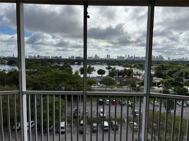 1780 NE 191st St 806-2, Miami, FL 33179