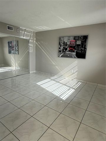 1780 NE 191st St 806-2, Miami, FL 33179