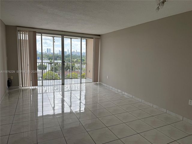 1780 NE 191st St 806-2, Miami, FL 33179
