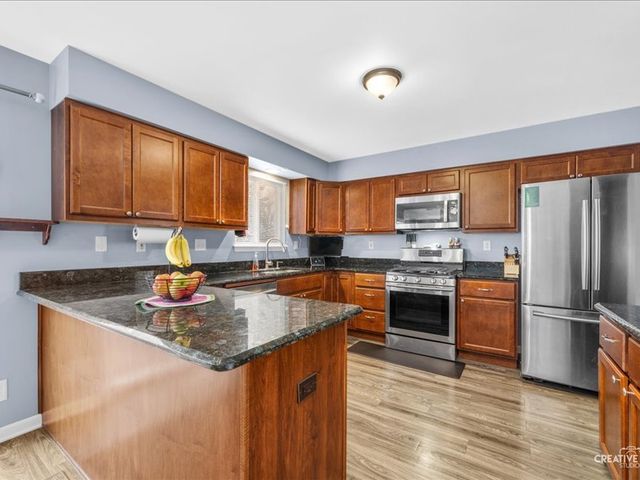 21902 W KENTWOOD Drive, Plainfield, IL 60544