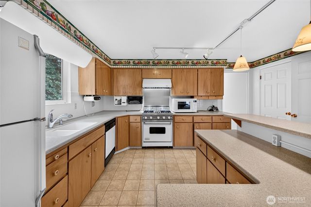 9309 Peacock Hill Avenue, Gig Harbor, WA 98332