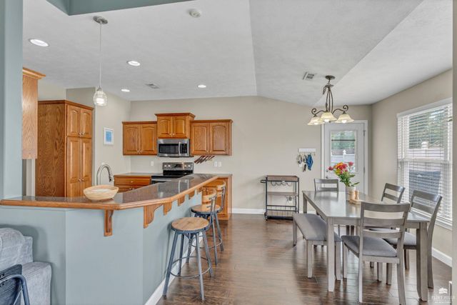 2520 Buttonwood Drive, Manhattan, KS 66502