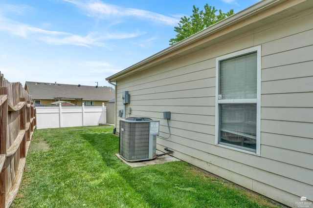 2520 Buttonwood Drive, Manhattan, KS 66502