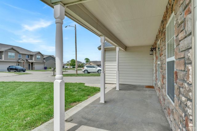 2520 Buttonwood Drive, Manhattan, KS 66502