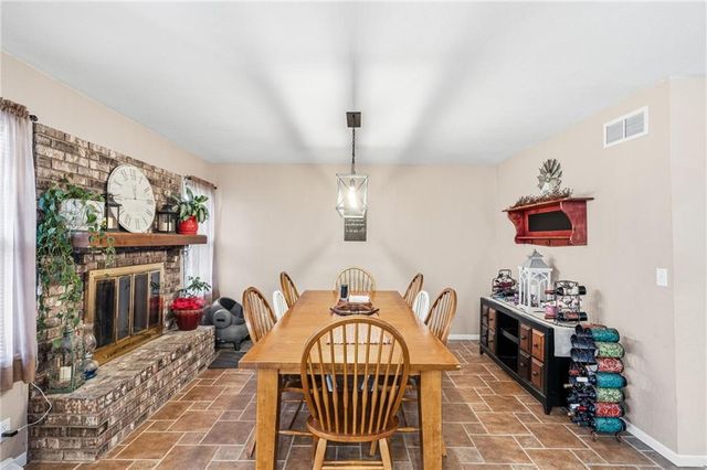 430 Chestnut Drive, Marshall, MO 65340