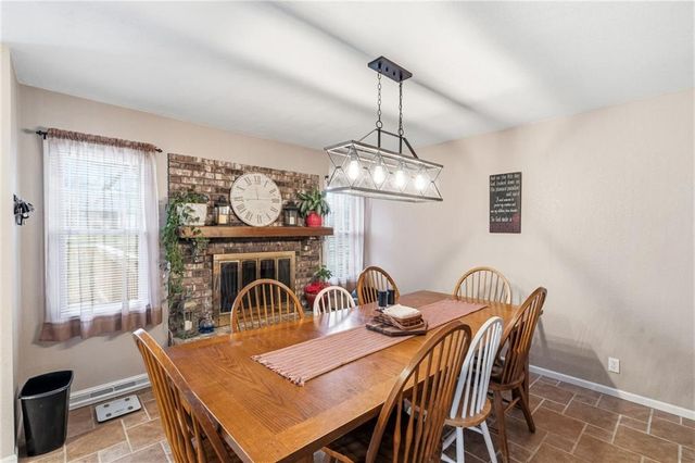 430 Chestnut Drive, Marshall, MO 65340