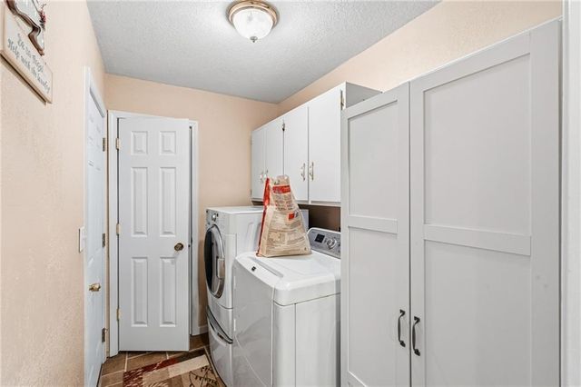 430 Chestnut Drive, Marshall, MO 65340