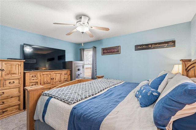 430 Chestnut Drive, Marshall, MO 65340