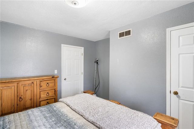 430 Chestnut Drive, Marshall, MO 65340