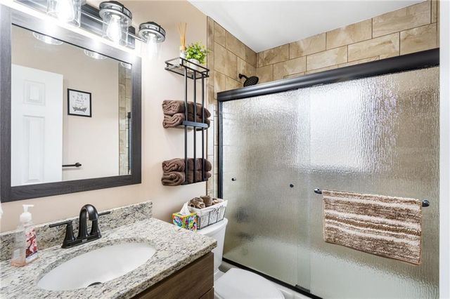 430 Chestnut Drive, Marshall, MO 65340